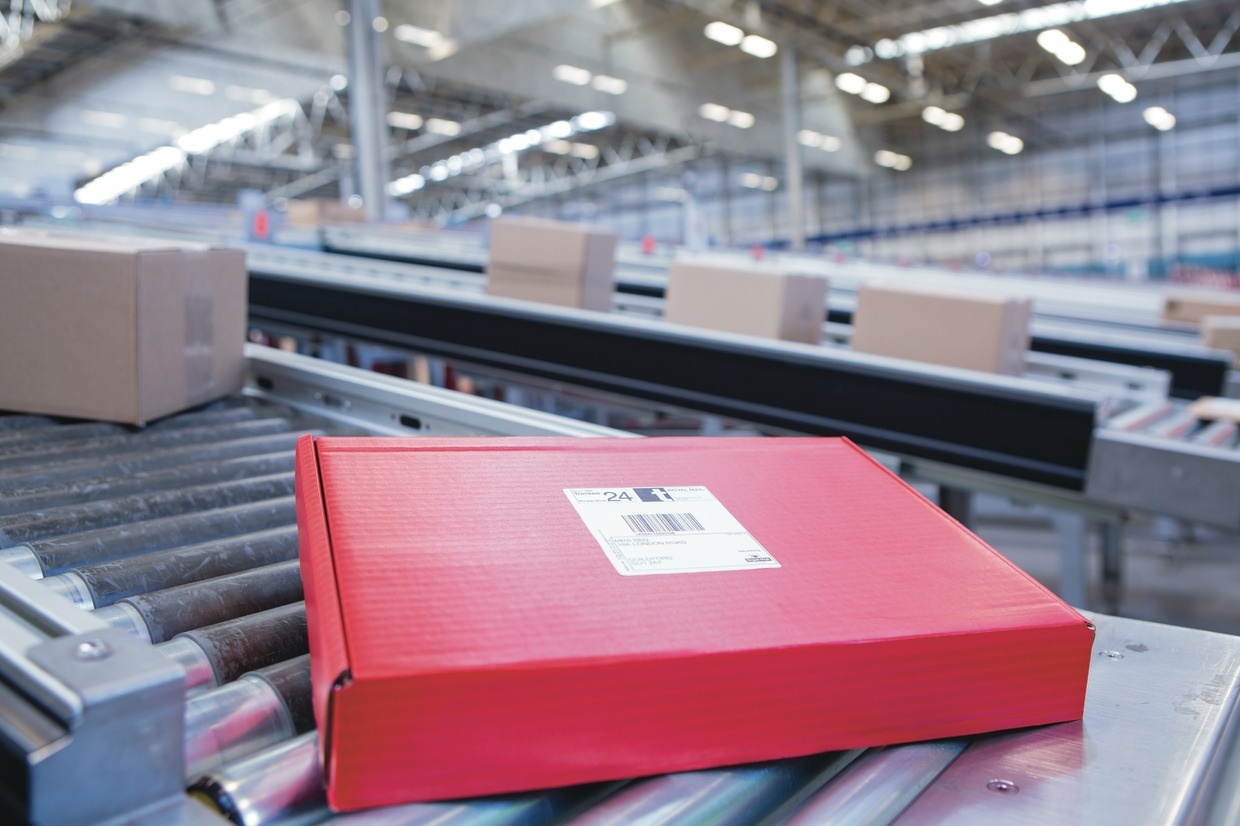 705_Automated_parcel_machine_6_300dpi_CMYK_a6.jpg